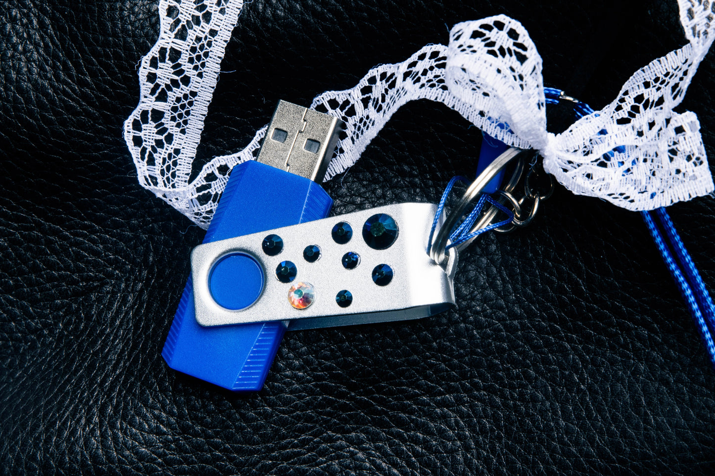 'Swan Dive' Keychain (preorder)