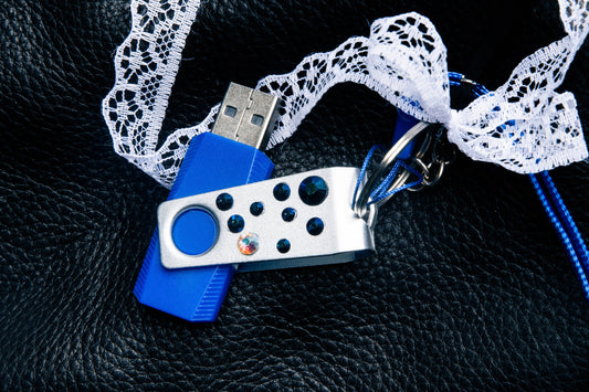 'Swan Dive' Keychain (preorder)